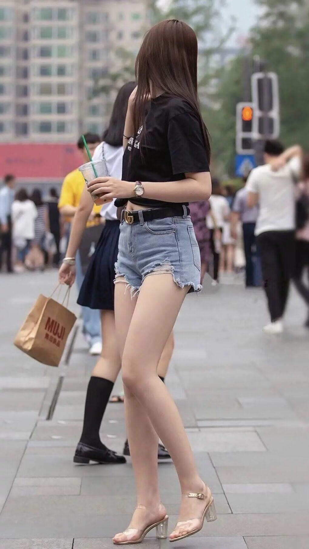 朗斯通过转换节奏打出破防机会，朗斯百度百科