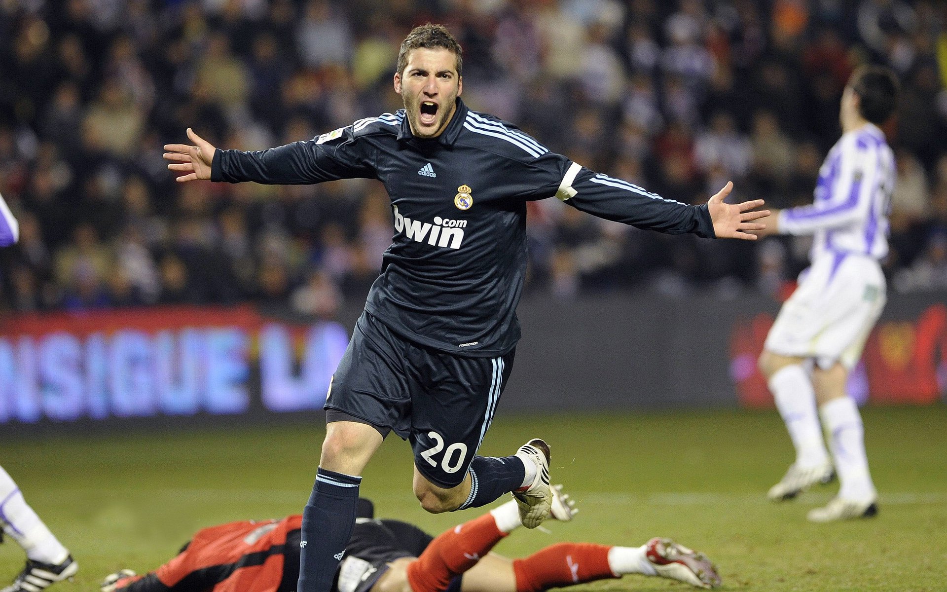 开云kaiyun-_体育迷超级粉丝节：互动体验让你嗨翻天_，体育宠粉季