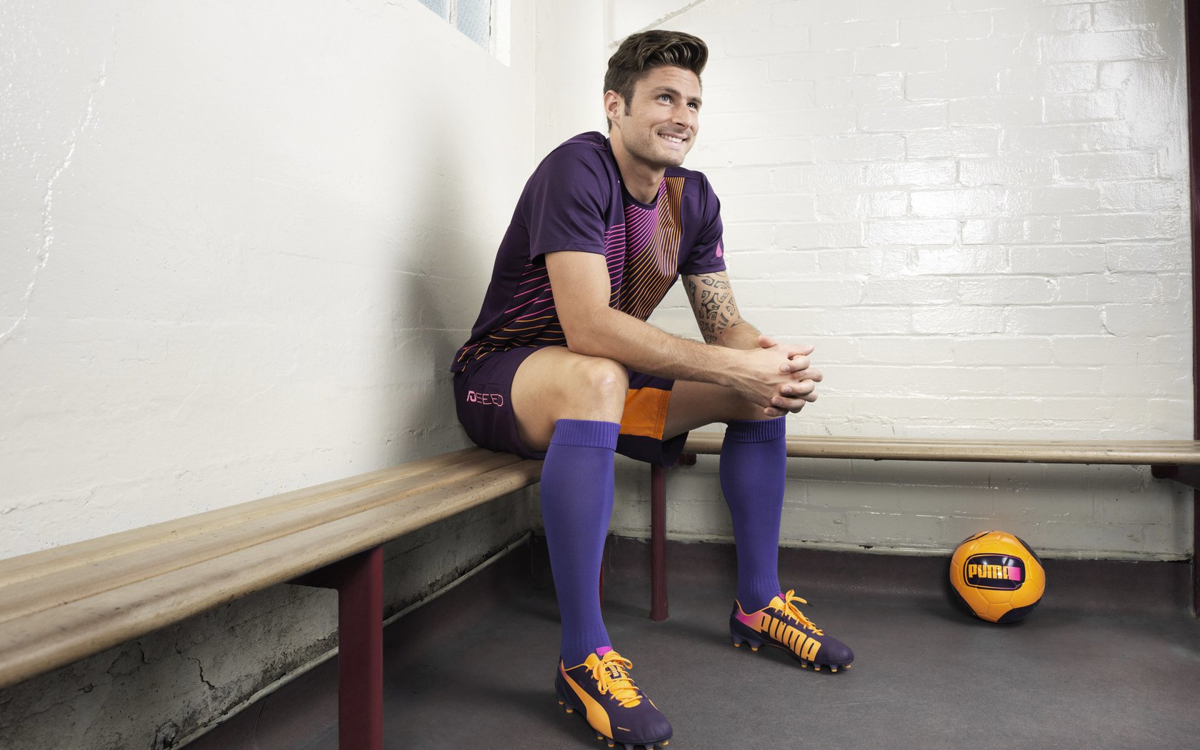 开云 官网 入口-法甲巨星表现抢眼，精彩进球与精彩扑救交相辉映，法甲全场